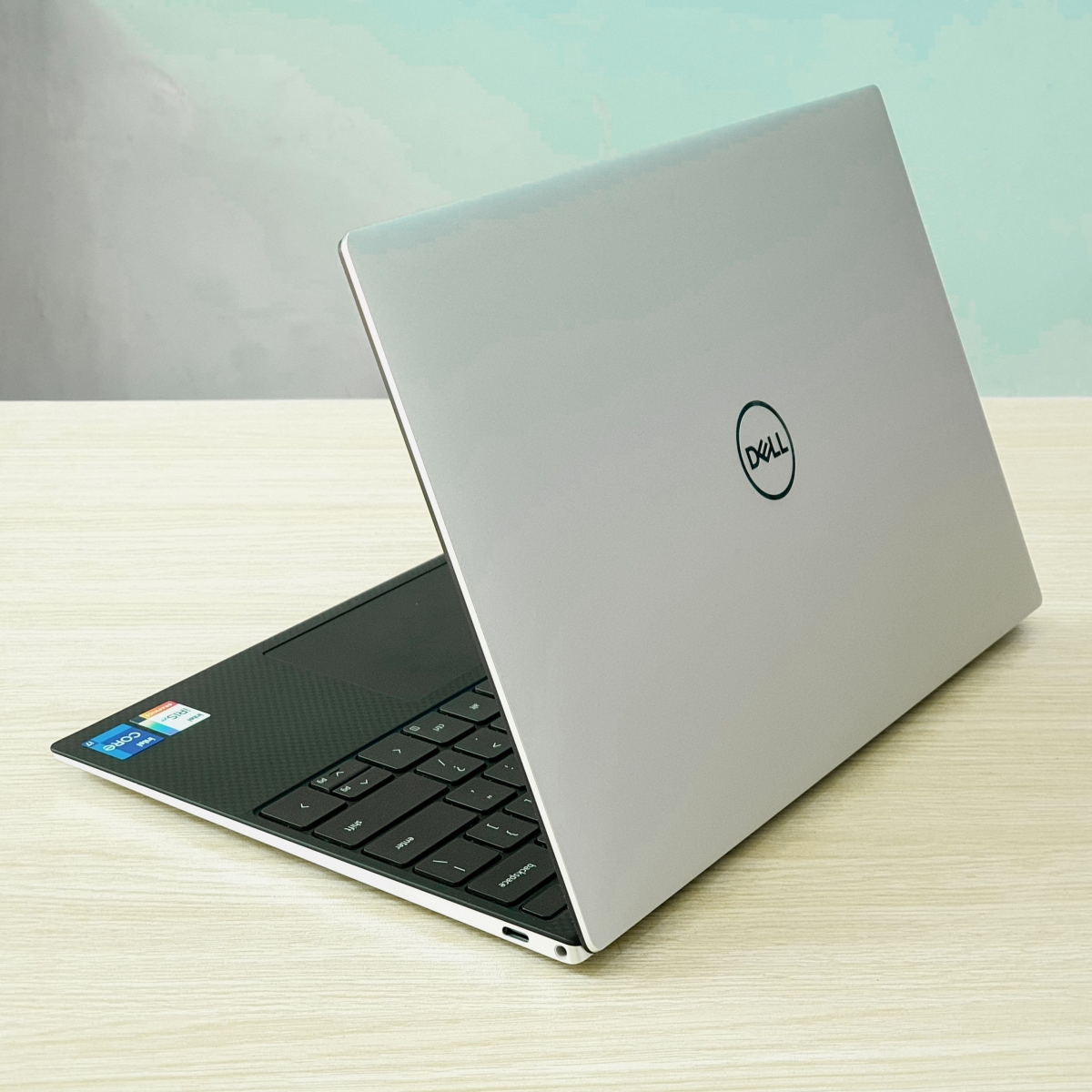 dell xps hay thinkpad x1